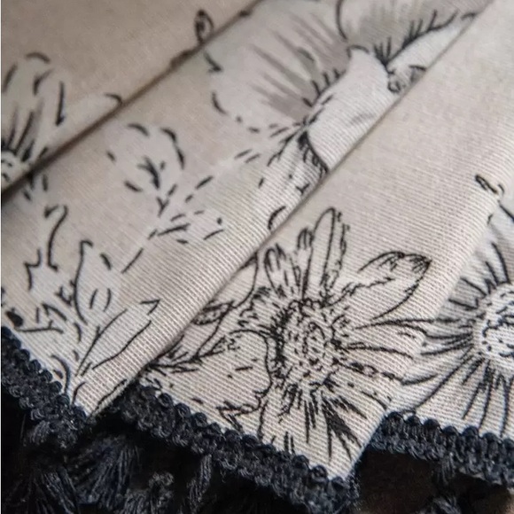 Elegant Cream Floral Curtain (6 panels) 79inch*59inch (200*150) - Picture 2 of 4